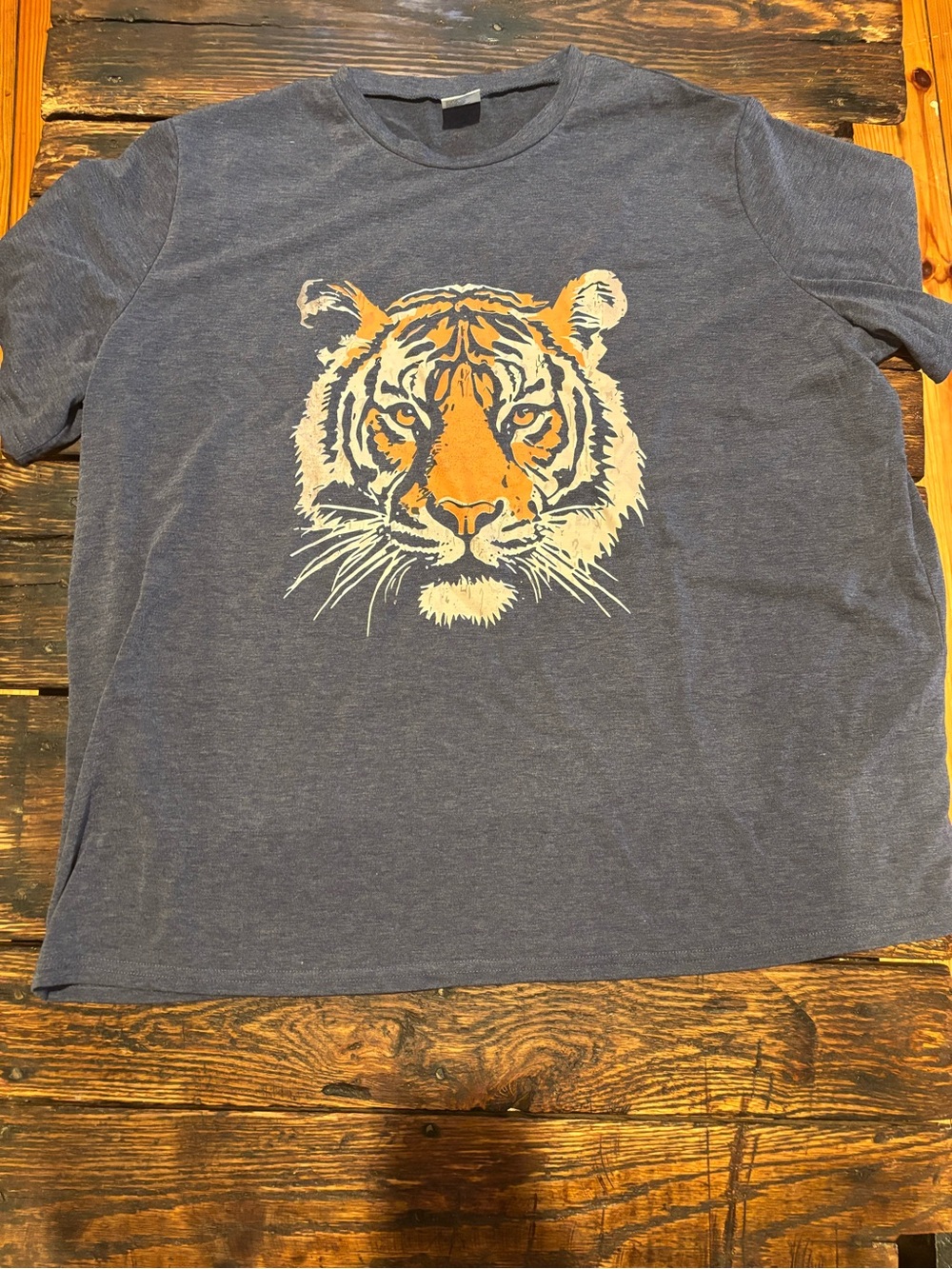 NWOT Tiger Short Sleeve Tee